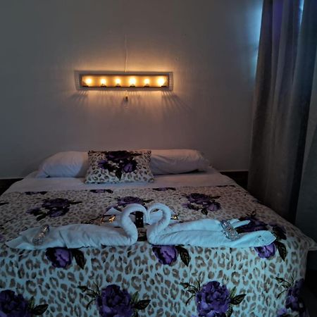 Hotel Kamelot Parque Central 케트살테낭고 외부 사진