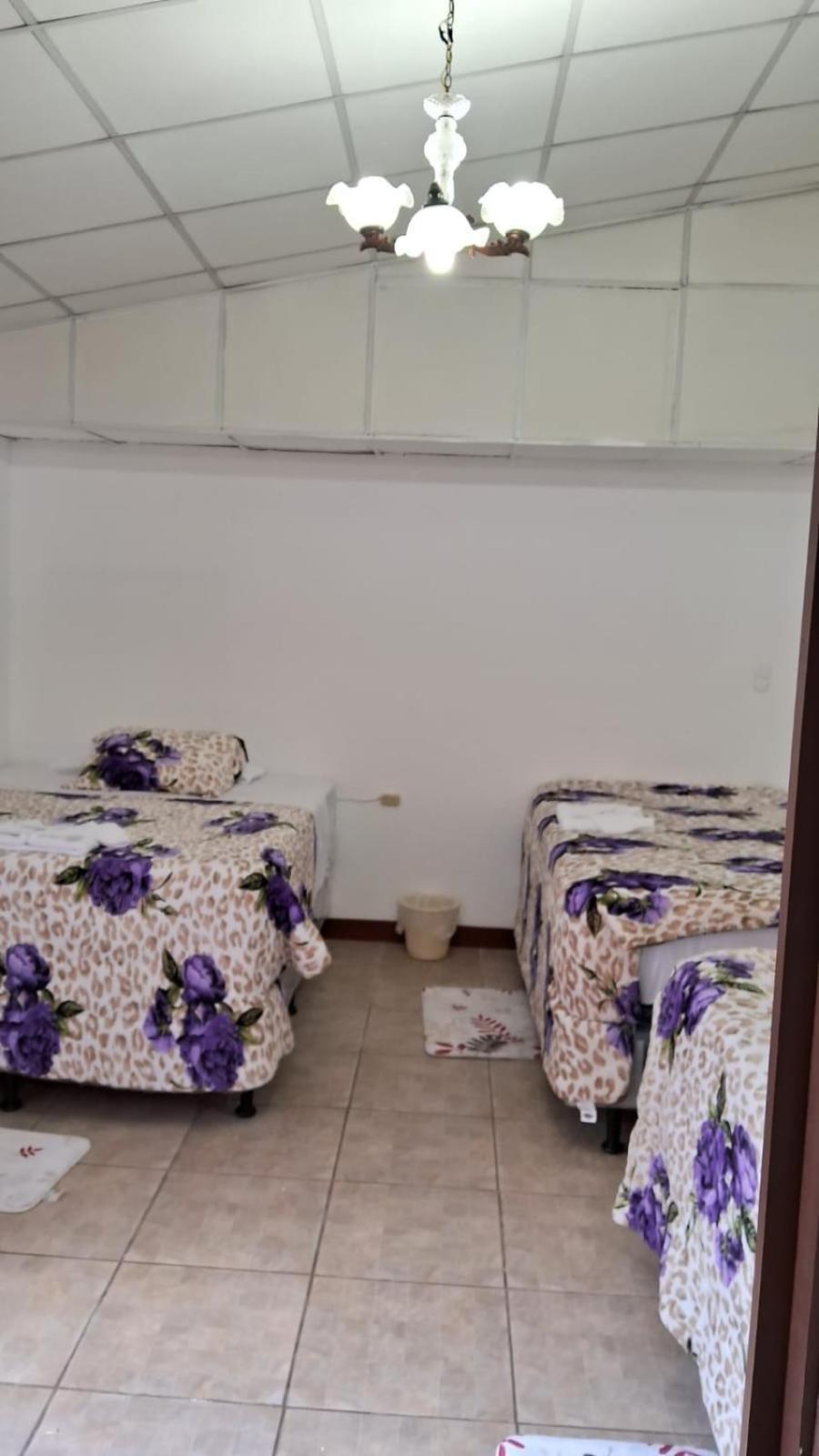 Hotel Kamelot Parque Central 케트살테낭고 외부 사진