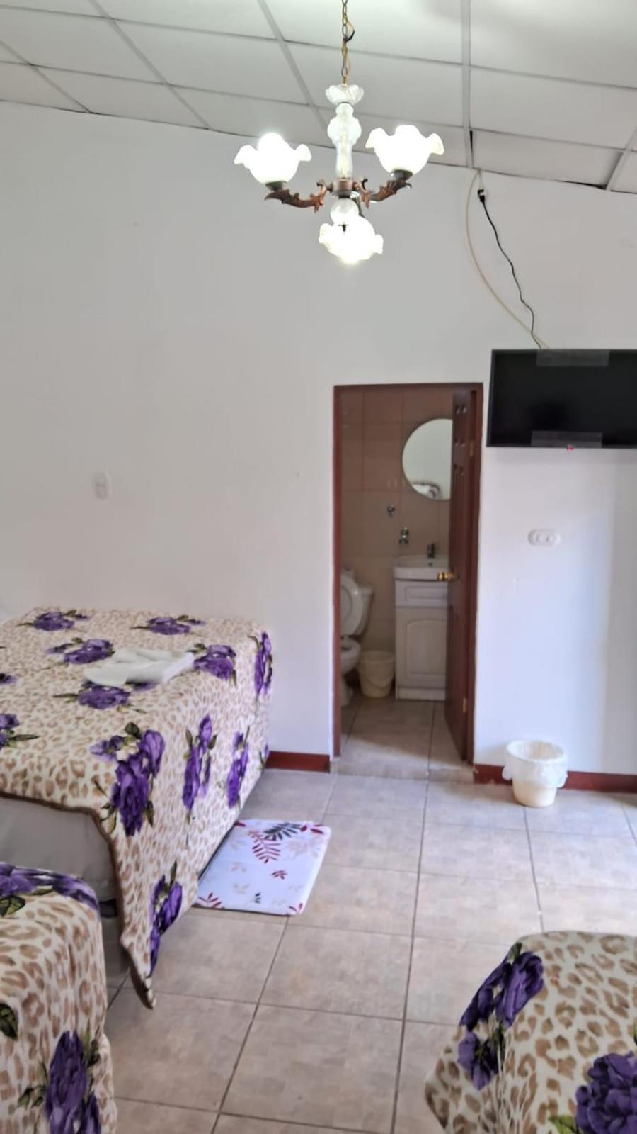 Hotel Kamelot Parque Central 케트살테낭고 외부 사진