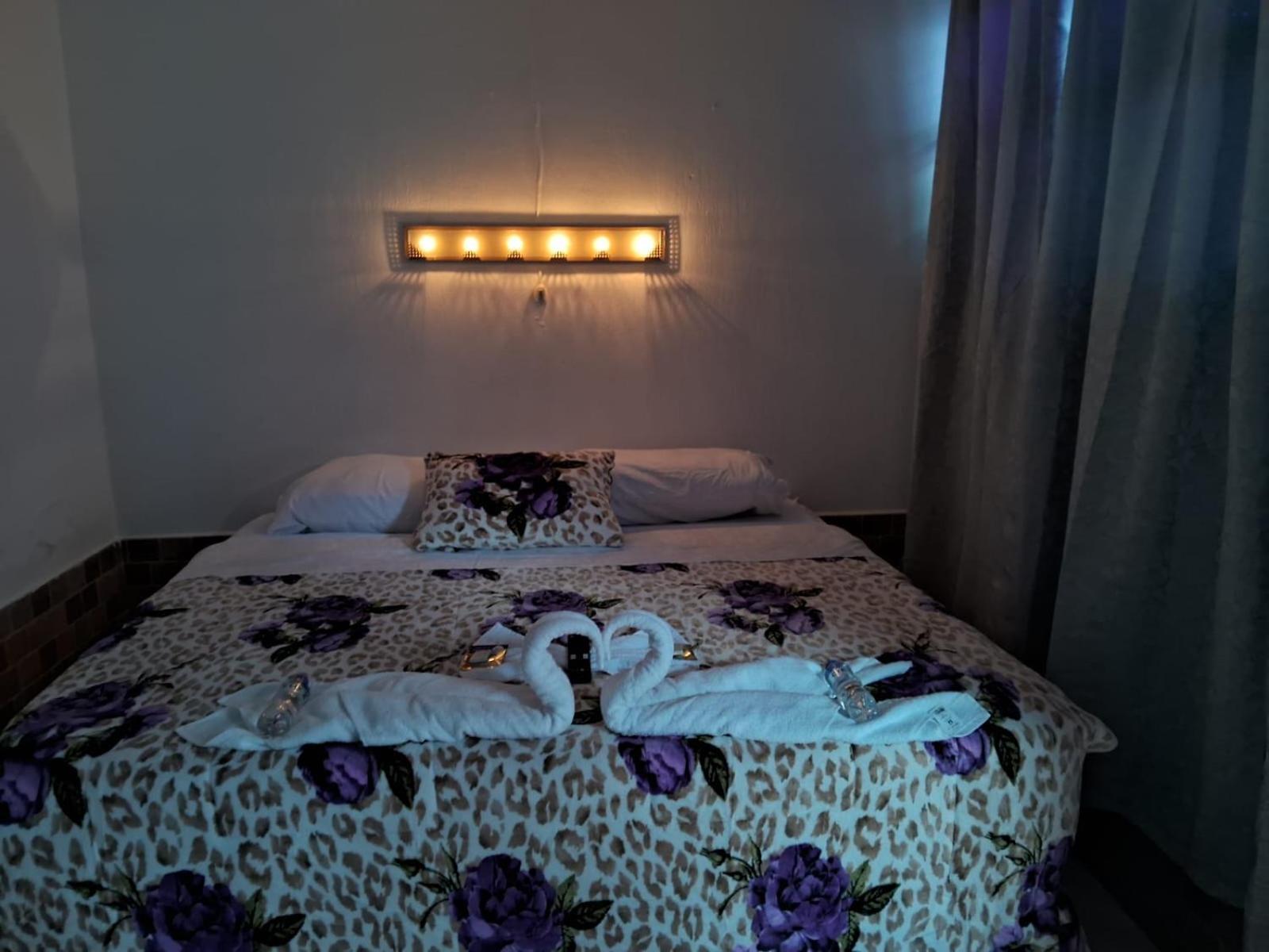 Hotel Kamelot Parque Central 케트살테낭고 외부 사진